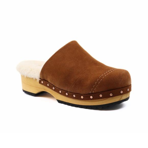 FREE PEOPLE Shoes - NEW FREE PEOPLE women's oak cozy clog in tan